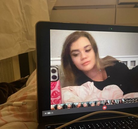 Molly Georgia Leach OnlyFans Leaks