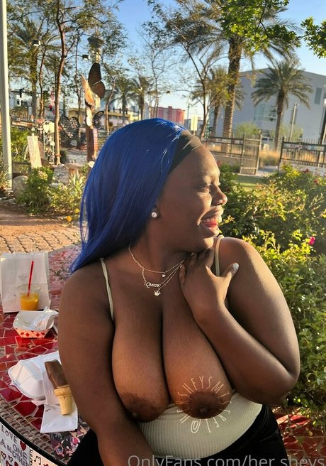 her sheys Nackt auf OnlyFans Leak