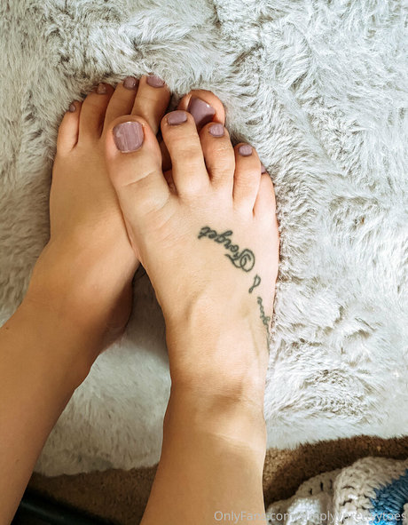 simplyyprettyytoes OnlyFans Pornografie