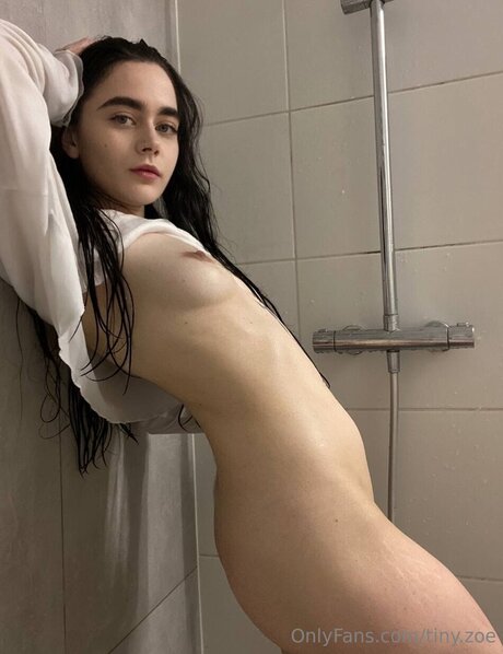 Tiny Zoe Nacktbilder-Leaks von OnlyFans
