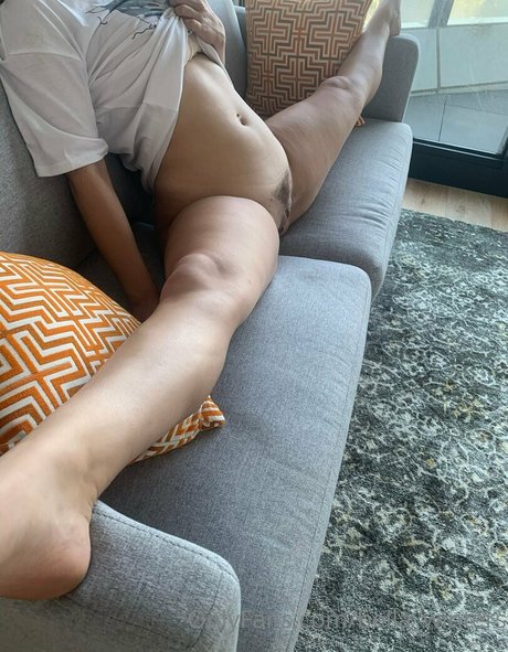 Bella Winters OnlyFans Striptease