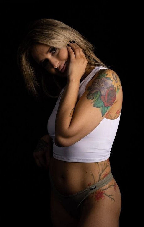 Robin Love OnlyFans geleakte Brüste