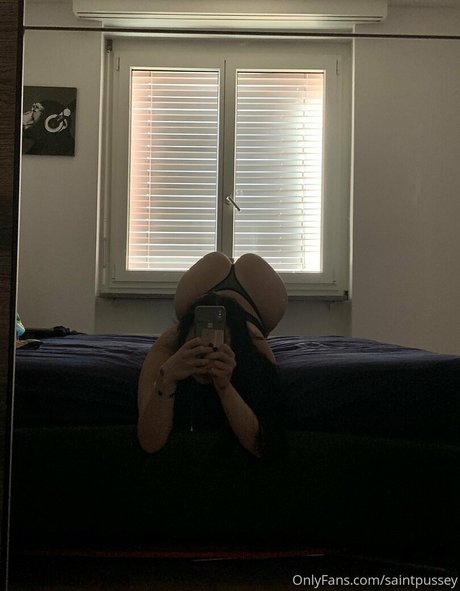 Saintpussey Nacktbilder von OnlyFans