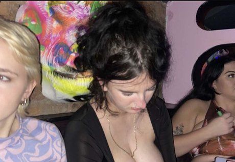 behaarte achseln onlyfans kostenlos sexy Porträt