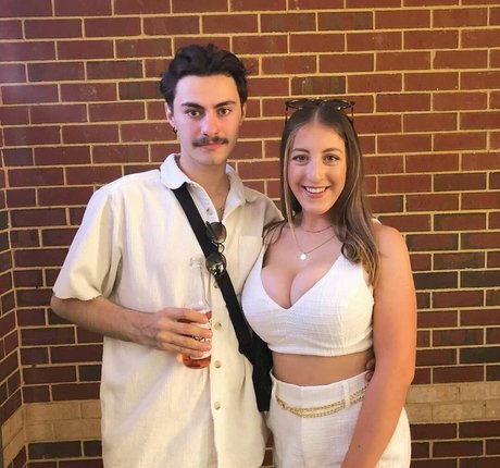 Jodie P OnlyFans Model Bilder