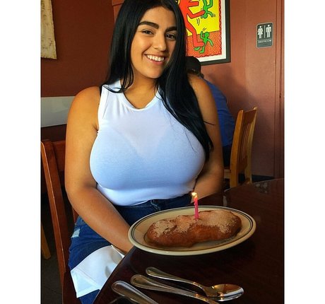 Charlotte Godoy Leak von OnlyFans Pornografie