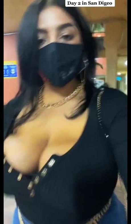 Charlotte Godoy OnlyFans Striptease