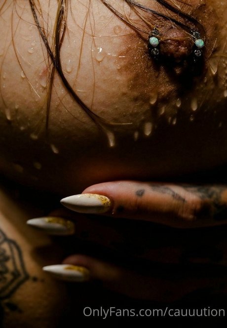 Cauuution OnlyFans geleakte Brüste