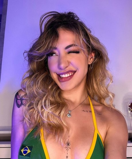 Nicole Louise OnlyFans Leak