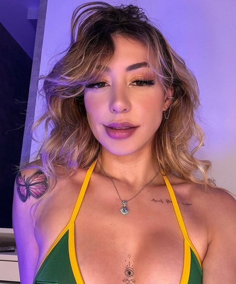 Nicole Louise OnlyFans Fotos