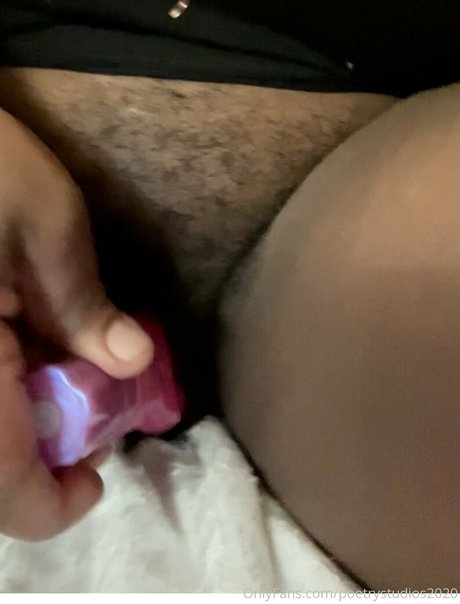 poetrystudios2020 Nacktbilder-Leaks von OnlyFans