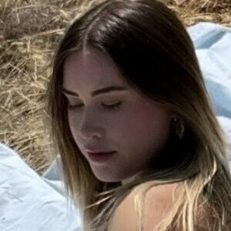 Lily Hale Nackt auf OnlyFans Leak