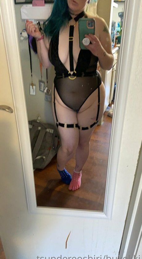 bukekki Oben ohne OnlyFans