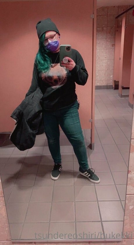 bukekki Sex auf OnlyFans