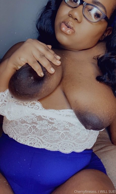 cherryfineass OnlyFans-Archiv