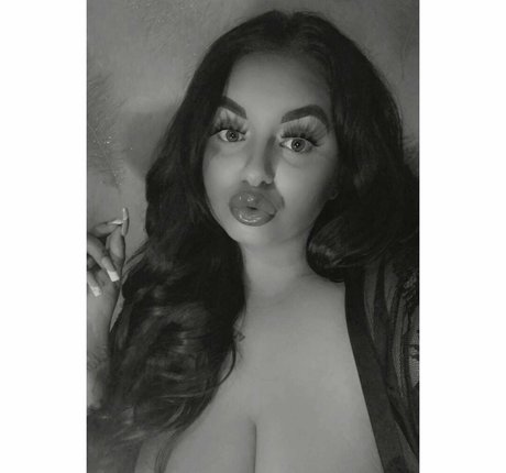 meg bxxx OnlyFans Model Fotos