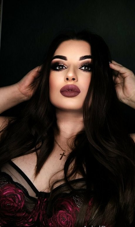 adelinaroccos OnlyFans