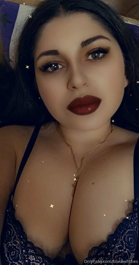 adelinaroccos Nacktpornos auf OnlyFans