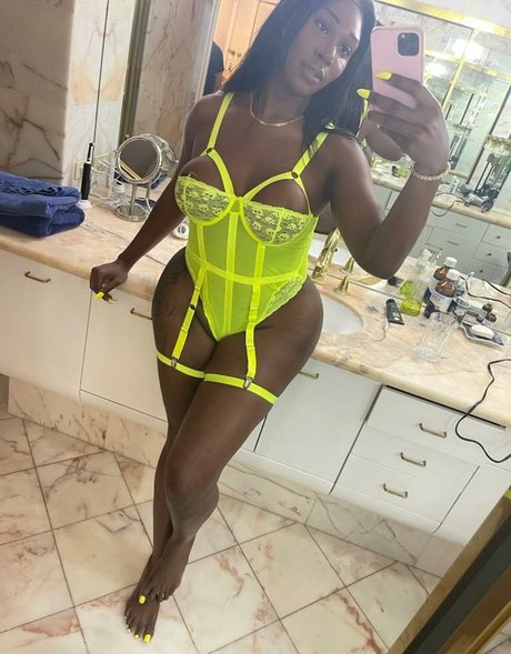 Ts Nidia Nacktbilder von OnlyFans