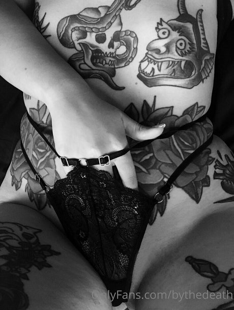 kikithedeath Oben ohne OnlyFans