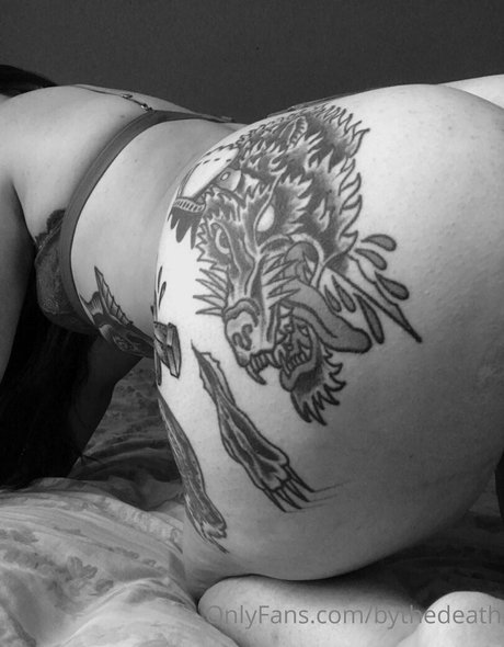 kikithedeath OnlyFans Striptease