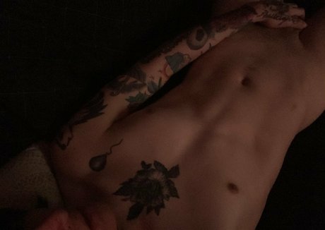 xxchrissdecemberxx OnlyFans-Model