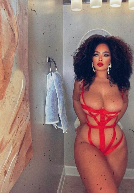 Lovesirensong OnlyFans Striptease