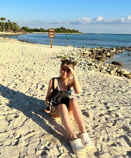 Alison Wonderland OnlyFans-Bilder