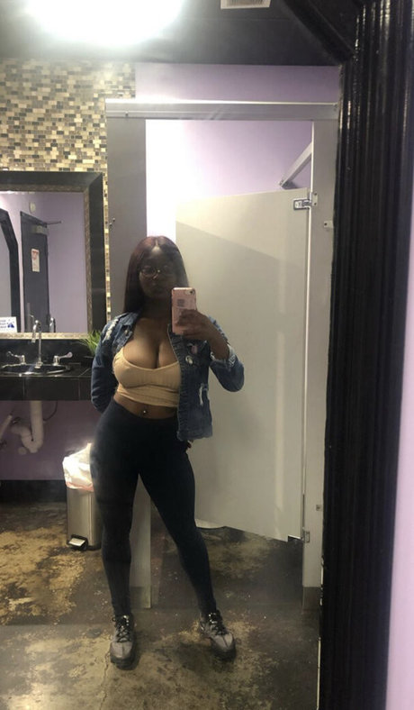 Noelle KaylahRich OnlyFans-Fotos