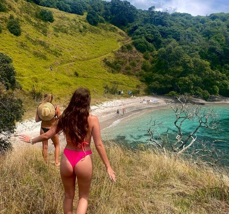 Amber Lee Lockhart OnlyFans Star