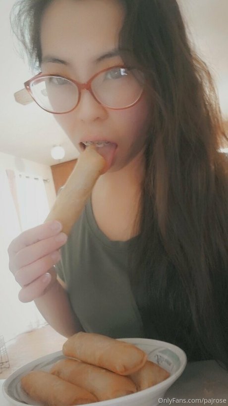 pajrose NurlyFans-Pornos