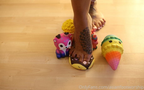 asianfootworship Nackt auf OnlyFans