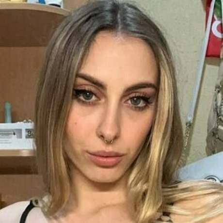 irenehc99 Neue geleakte OnlyFans-Inhalte