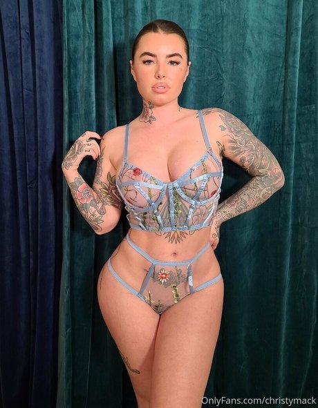 christymack Leaks von OnlyFans