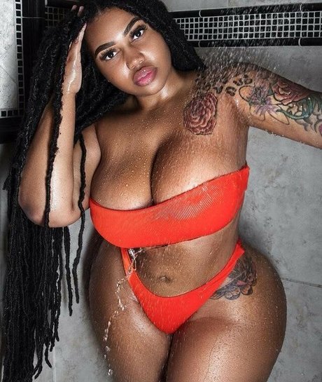 Mya Curvz OnlyFans-Leak