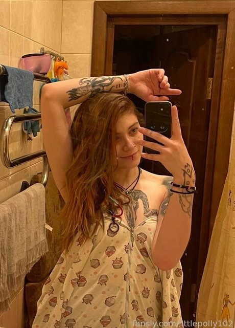 LittlePolly102 OnlyFans Lesbisch