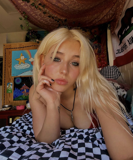 Helenbrad Strip OnlyFans