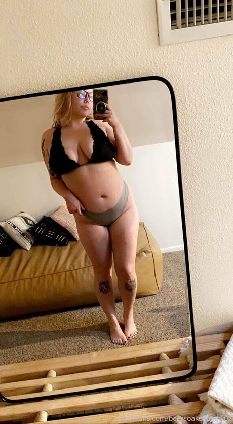 beersoakedangel02 OnlyFans Fotos