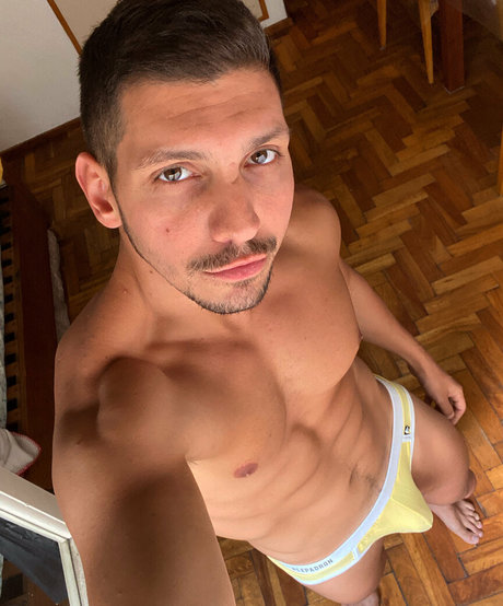 emiliano terra Neue geleakte OnlyFans-Inhalte