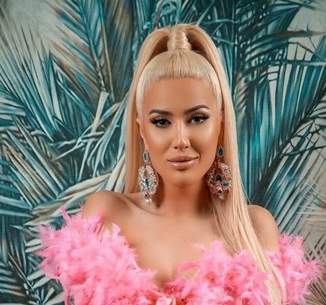 Blanche Summer XXX OnlyFans