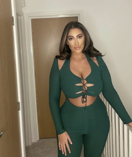 Kirstie V OnlyFans Nacktbilder