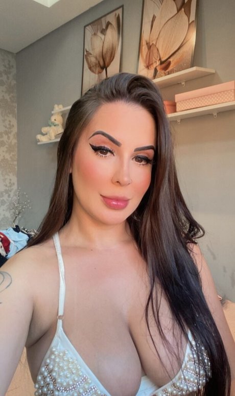 Alinezita Dias Nacktpornos von OnlyFans geleakt