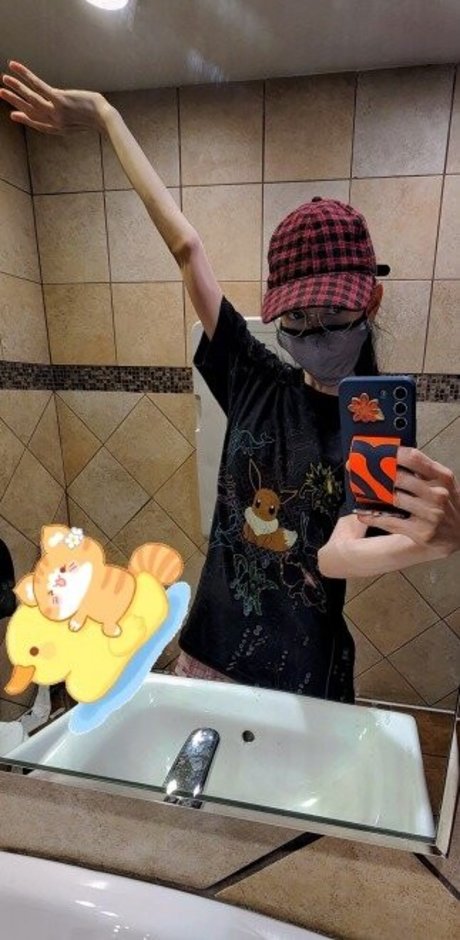 Monimusume Kostenlose OnlyFans-Pornos