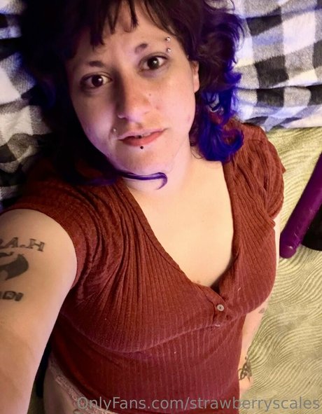 strawberryscales Leaks OnlyFans