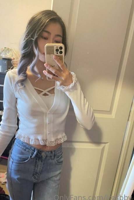 iresbby OnlyFans Striptease