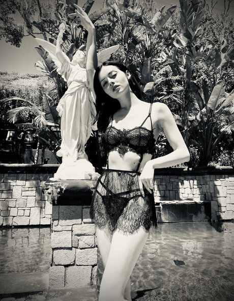 ohthumbelina OnlyFans Strip