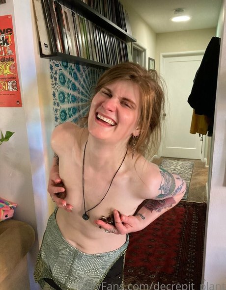 Decrepit plant OnlyFans Nacktbilder