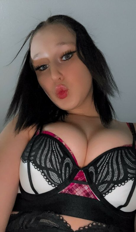 madithebaddiiii Leaked OnlyFans Bilder