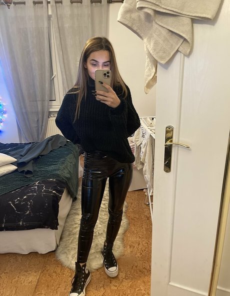 lindanew OnlyFans Striptease