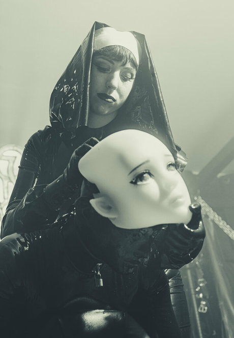 dollified OnlyFans geleakter Pornografie